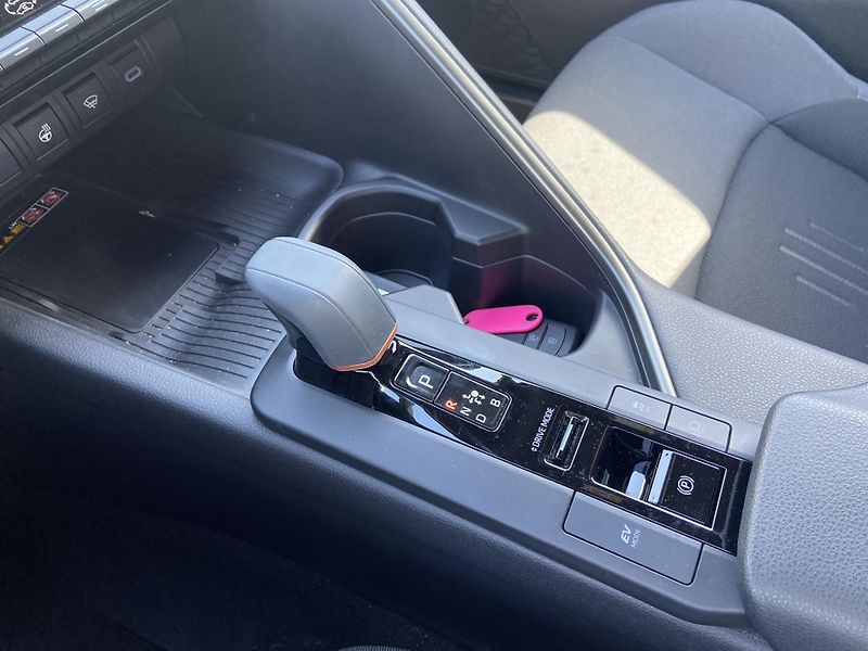 Toyota C-HR 2.0 HSD e-CVT Style - fotka 21 z 21