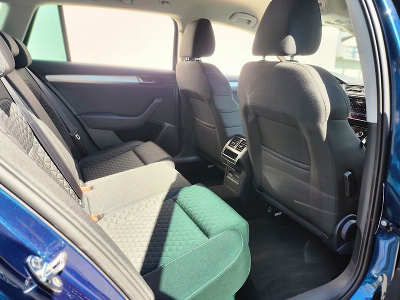 Škoda Superb Ambition 2.0 TDI 110 kW DSG Co - fotka 22 z 25
