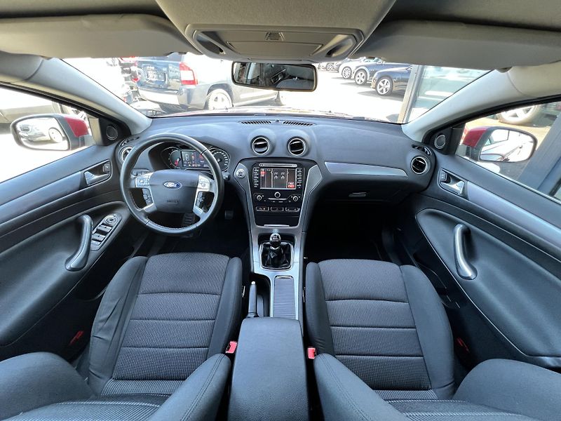 Ford Mondeo Titanium 2.2TDCi 147kw KAMERA - fotka 19 z 41