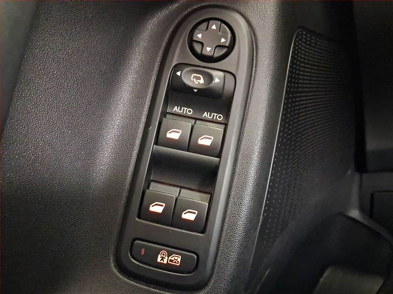 Citroën C3 (2013) Exclusive 1.0 VTi, Tempomat - fotka 15 z 15