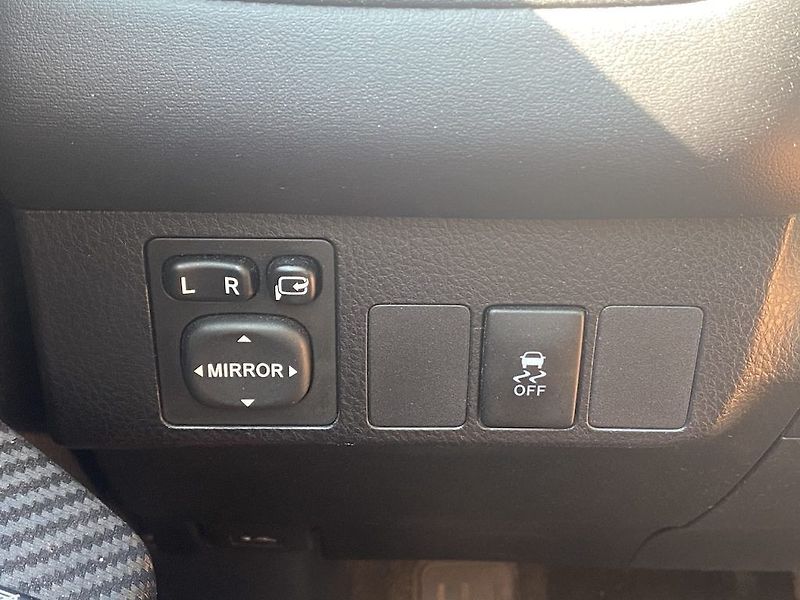 Toyota RAV4 2.0i, ČR, Active, tažné, 4x4 - fotka 14 z 14