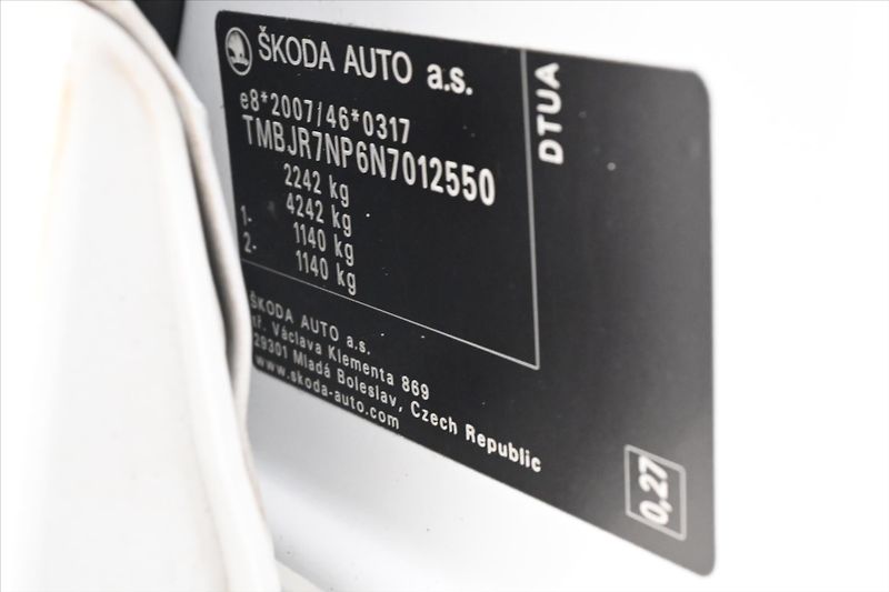 Škoda Superb 2,0 TDI 147kW STYLE DSG Záruka - fotka 12 z 33