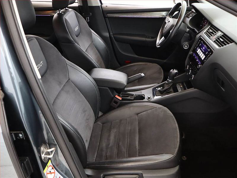 Škoda Octavia (2019) Scout 2.0 TDI, 4X4, Automat - fotka 7 z 20