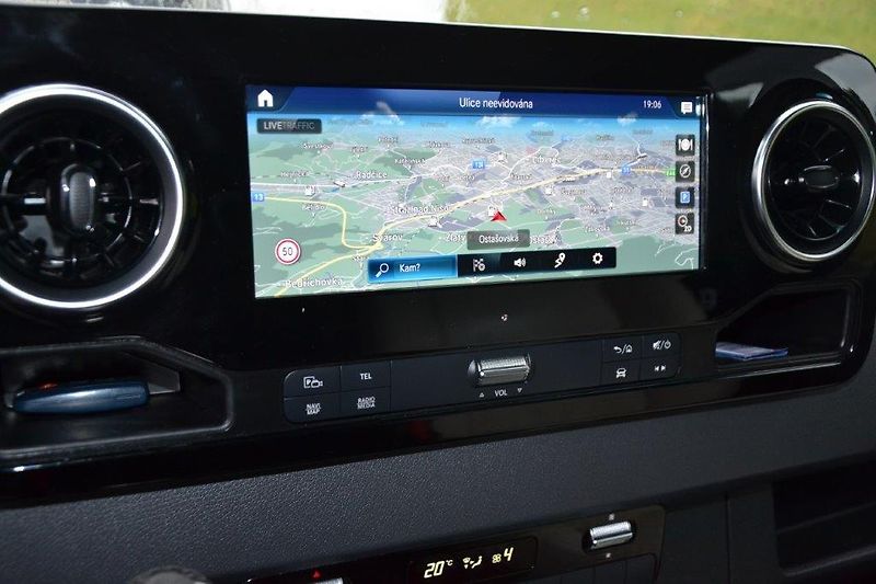 Mercedes-Benz Sprinter Sprinter 319  Camper V6 4x4 - fotka 15 z 86