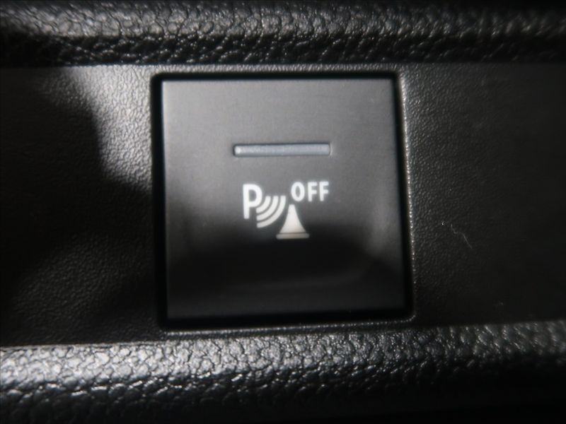 Dacia Sandero 1,0 SCe 67 1. maj. CZ 7800km - fotka 16 z 30