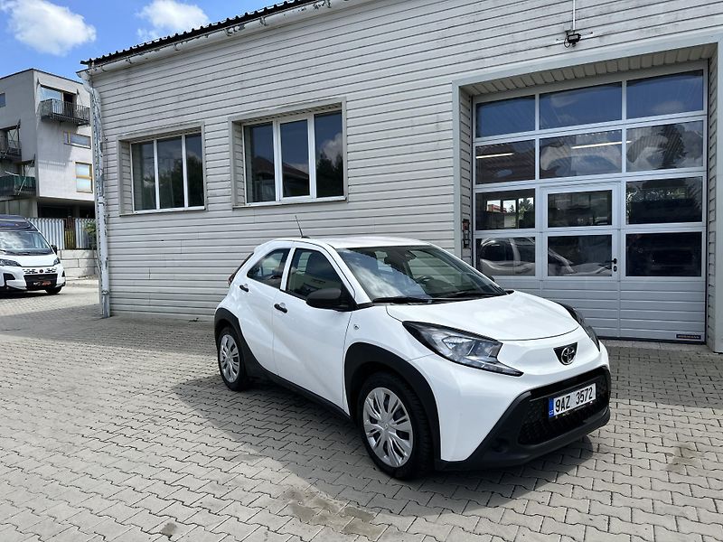 Toyota Aygo X-1.0i-53KW-KLIMA-Č.R.-DPH - fotka 1 z 27