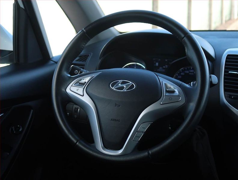 Hyundai ix20 (2013) 1.4 CVVT, Serv.kniha - fotka 14 z 15
