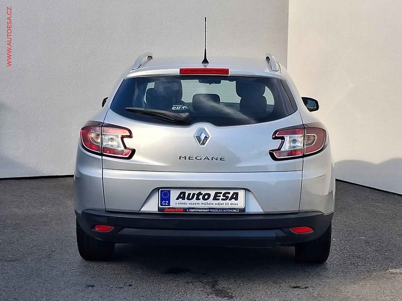 Renault Mégane (2011) 1.6i, ČR, autoAC, temp - fotka 5 z 15