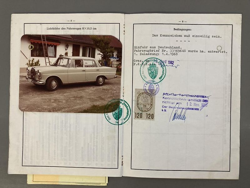 Mercedes-Benz 200 (1968) 200D  - fotka 25 z 31