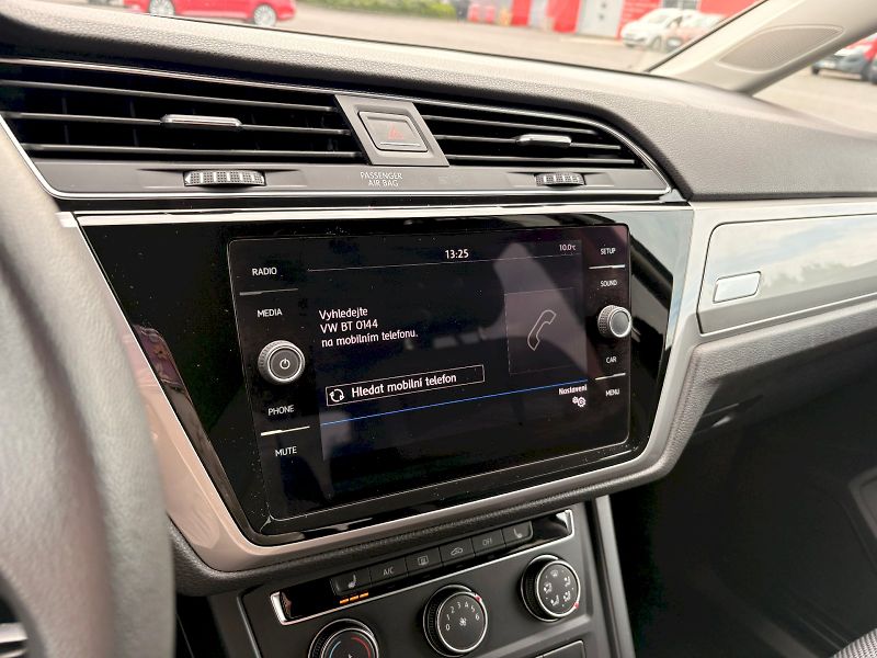 Volkswagen Touran (2018) 1.6 TDI 85kW - fotka 13 z 24