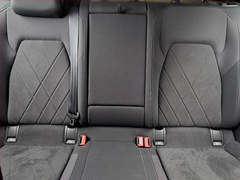 Volkswagen Golf (2021) Style 1.5 eTSI - fotka 10 z 20