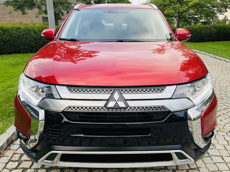Mitsubishi Outlander 2.0i AUTOMAT 1.MAJITEL KAMERA  - fotka 8 z 43