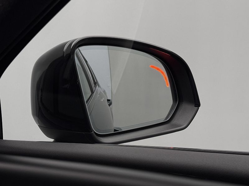 Volvo XC40 B3 DARK PLUS CZ 1.maj - fotka 17 z 48