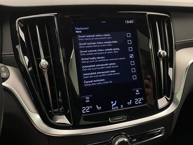 Volvo V60 B4 DARK PLUS AUT  - fotka 43 z 45