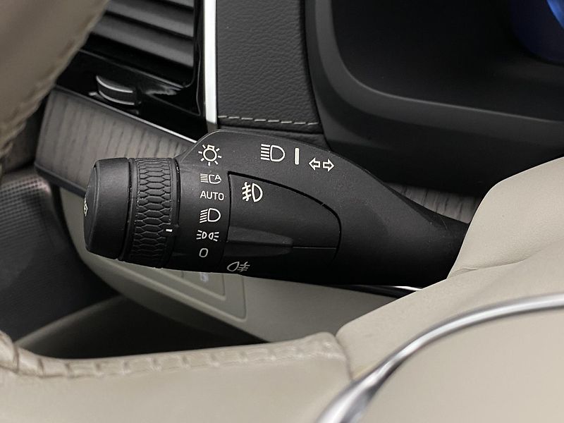 Volvo XC90 T8 AWD RECHARGE REZERVACE - fotka 22 z 58