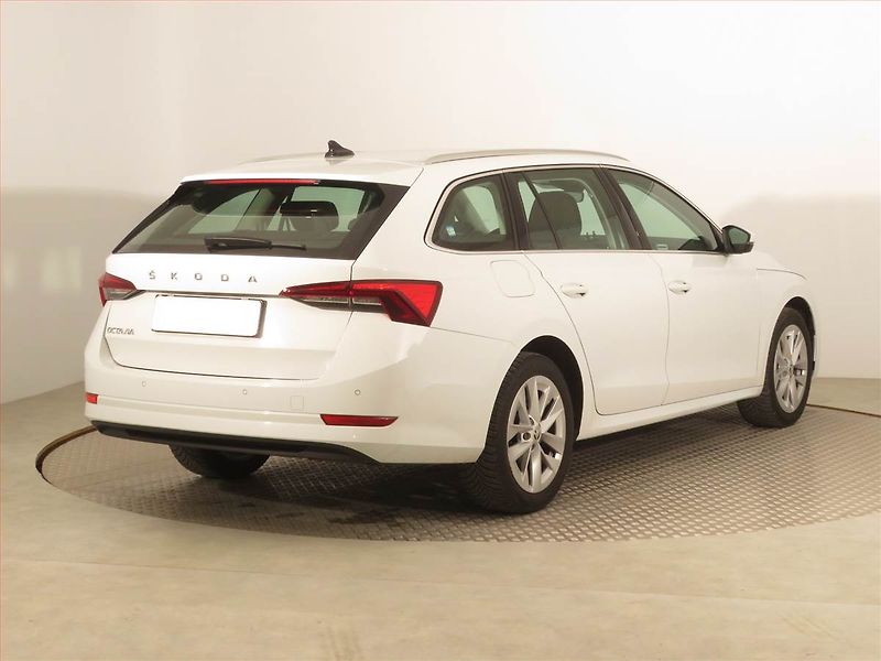Škoda Octavia (2021) Ambition 2.0 TDI, Tempomat - fotka 5 z 15