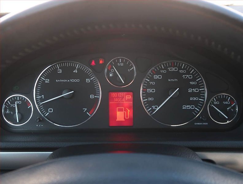 Peugeot 407 (2006) 2.0 16V, Automat, nová STK - fotka 11 z 18
