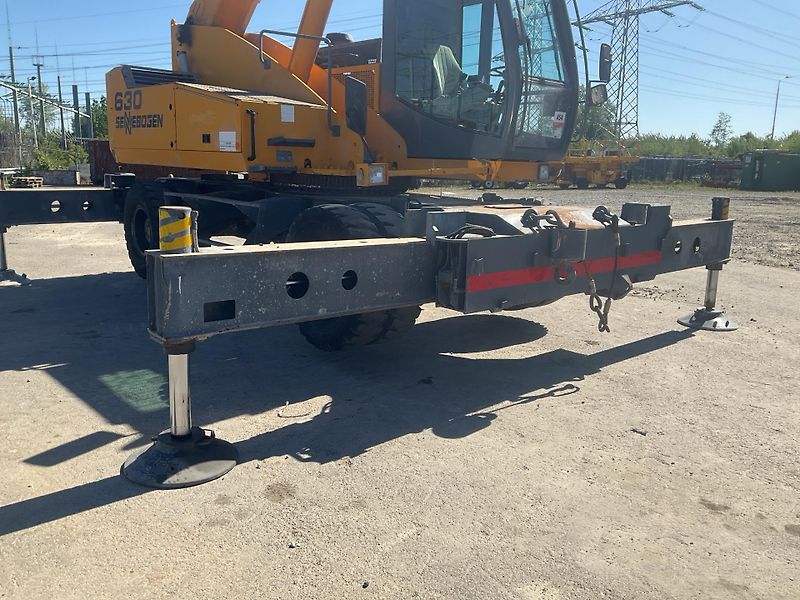 Sennebogen (2007) 630 rough terrain crane / 30 m - fotka 7 z 8