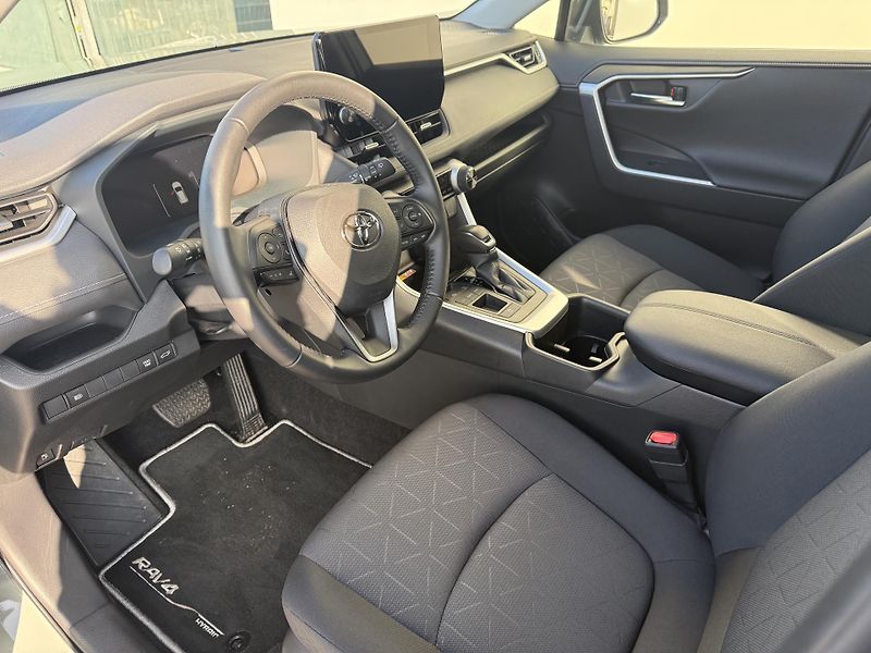 Toyota RAV4 2.5 HSD e-CVT Comfort Style - fotka 10 z 22