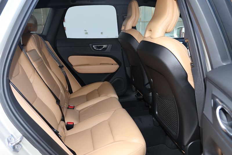 Volvo XC60 (2018) T5 AWD Inscription - fotka 9 z 26
