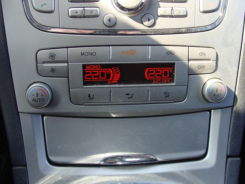Ford S-MAX 2.2 TDCi,129 kW,klima,nová STK - fotka 12 z 20
