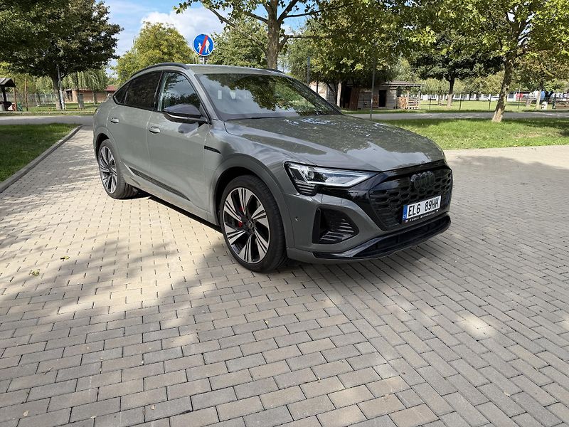 Audi Q8 e-tron 55 Quattro B&O S-Line Head-Up  - fotka 13 z 25