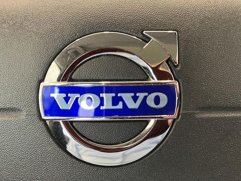 Volvo V40 T3 FWD Momentum MT6 - fotka 40 z 40