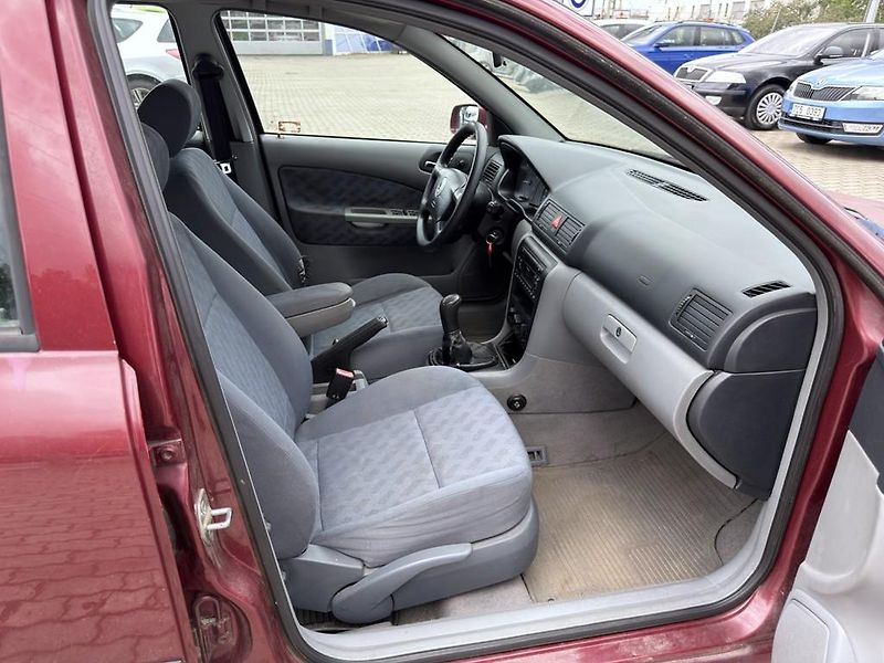Škoda Octavia 1.9 TDI 66 kW klima - fotka 11 z 16