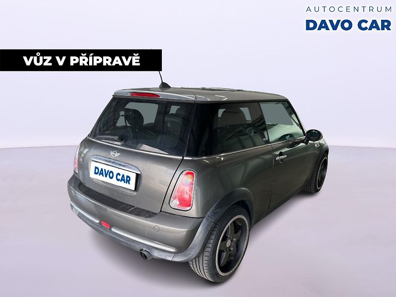 Mini Cooper 1,6 85kW RC31 Aut.Klima Xenon - fotka 5 z 12