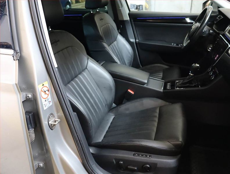 Škoda Superb (2018) Laurin&Klement 2.0 TDI, 4X4 - fotka 9 z 28