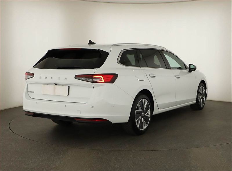 Škoda Superb (2024) Ambition 2.0 TDI - fotka 5 z 27