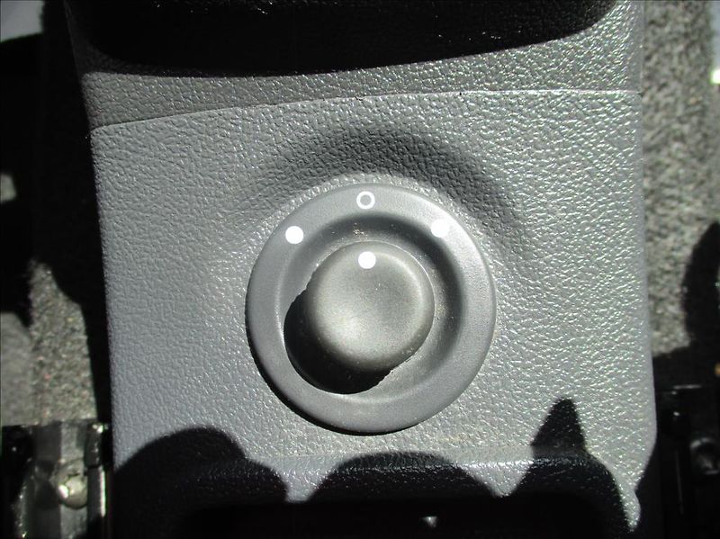 Dacia Sandero 1,4 i, klimatizace, serviska, - fotka 19 z 29