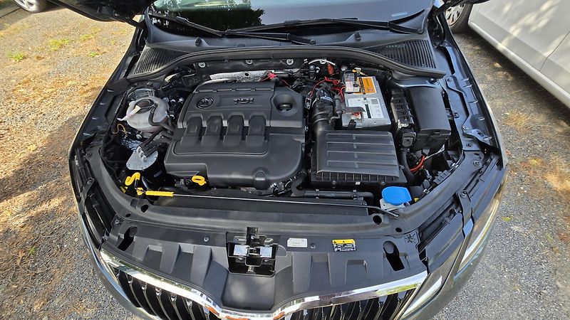 Škoda Octavia 2.0TDI 4x4  STYLE 1MAJITEL - fotka 40 z 43