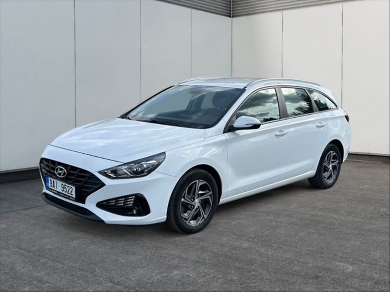 Hyundai i30 1,5 i Family Comfort - fotka 3 z 11