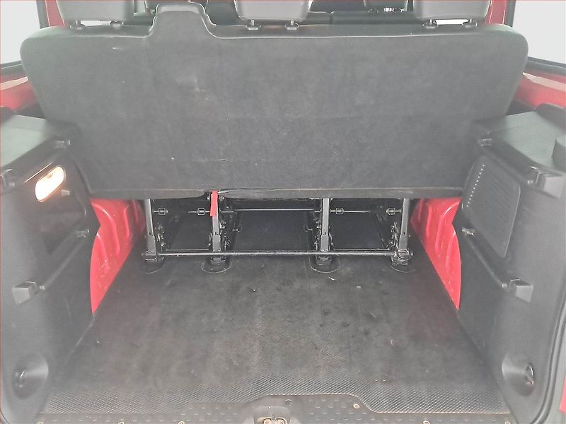 Renault Trafic (2018) 1.6 dCi, Bus, 8Míst, ČR - fotka 14 z 16