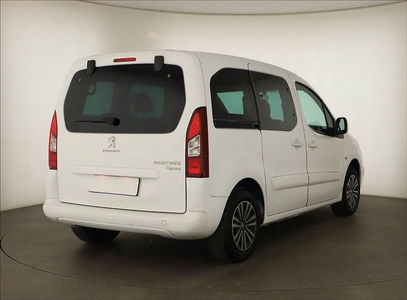 Peugeot Partner (2018) Active 1.6 BlueHDi, 5Míst, ČR - fotka 5 z 10