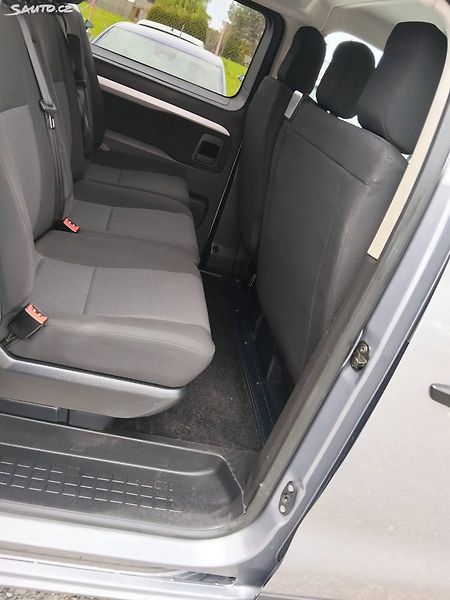 Opel Vivaro (2021) - fotka 16 z 28