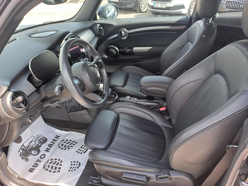 Mini Cooper (2021) 1.5i 100kW  - fotka 10 z 19