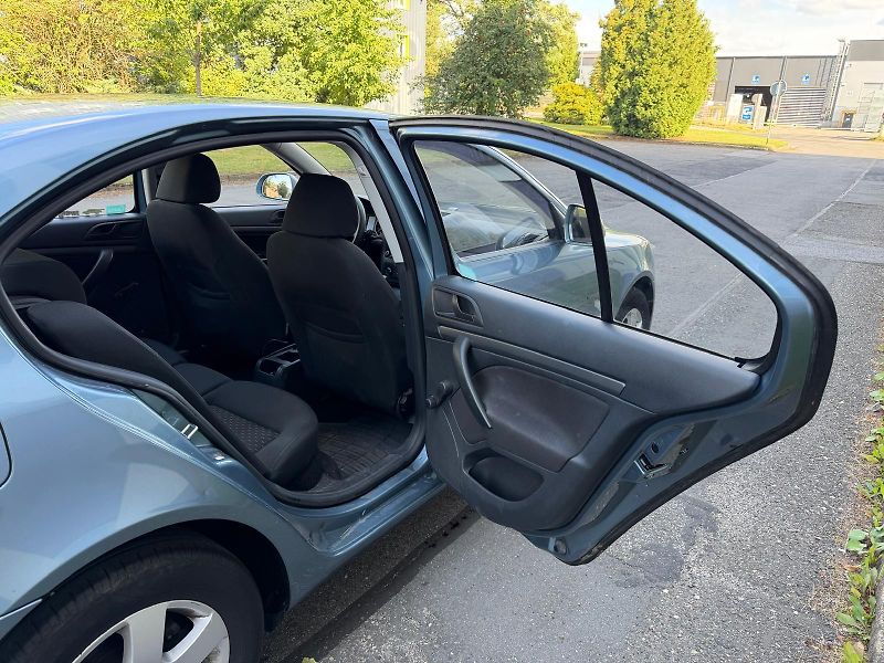 Škoda Octavia 1,9 TDI Ambiente /ČR/2.majitel - fotka 14 z 21