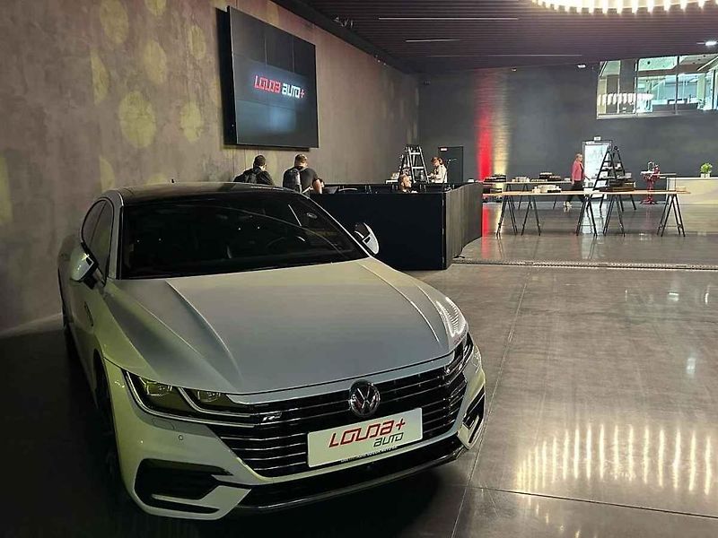 Nedaleko Poděbrad začíná fungovat největší autosalon ojetých aut v Evropě