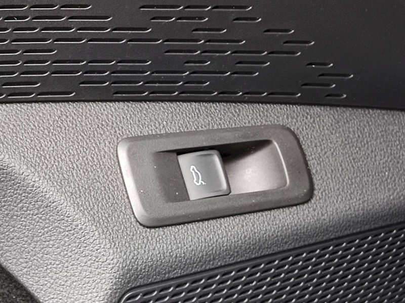 Škoda Octavia (2024) Top Selection 1,5 Tsi 110 kw D - fotka 25 z 37