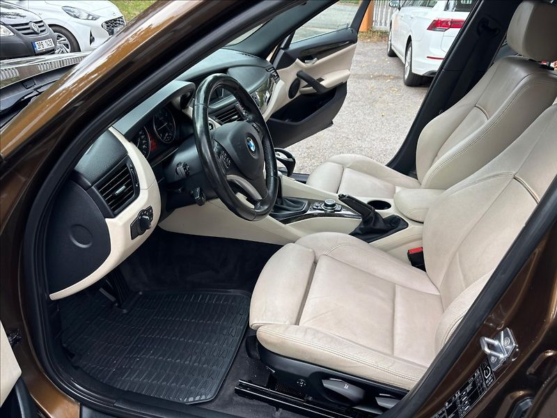 BMW X1 2,0 D XDRIVE,AUTOMAT - fotka 14 z 18