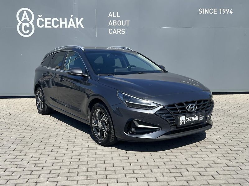 Hyundai i30 (2020) - fotka 3 z 44