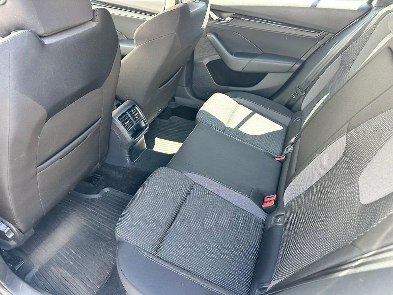 Škoda Octavia (2022) 2.0 TDI 85kW Ambition Combi - fotka 18 z 22