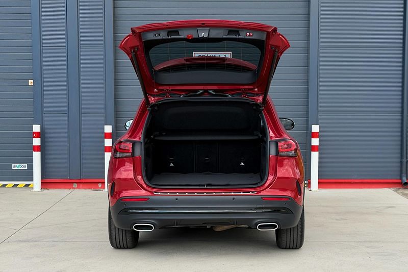 Mercedes-Benz GLA (2021) GLA 220d 4Matic AMG Line - fotka 23 z 121