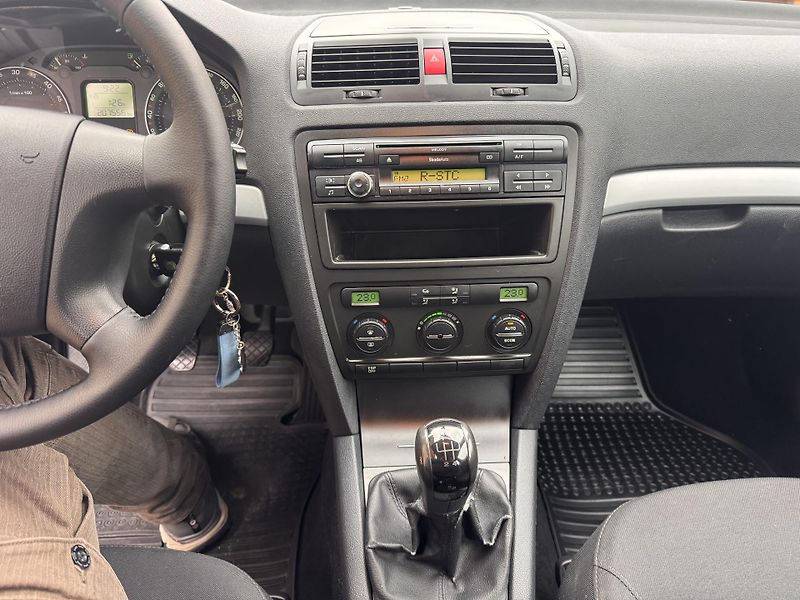 Škoda Octavia 1.9TDI 77Kw Ambition - fotka 9 z 17