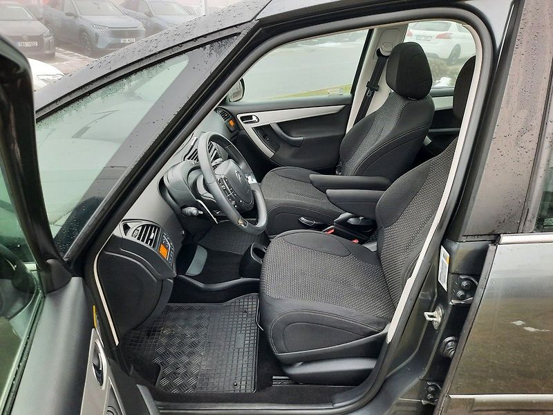 Citroën C4 Picasso 1,6 eHDI 112k STT 7 Míst - fotka 14 z 25