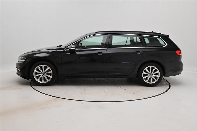 Volkswagen Passat 1,5 TSI 110kW DSG Business Plu - fotka 8 z 22