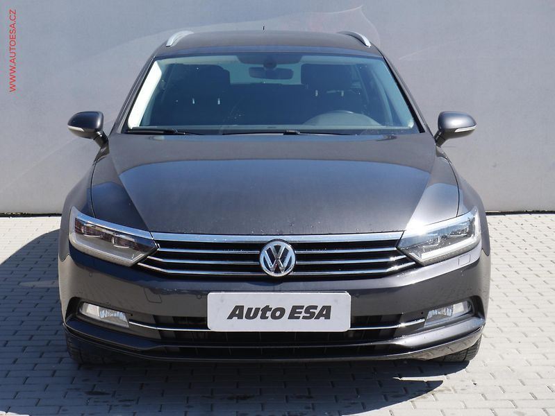 Volkswagen Passat (2019) 1.6 TDi, Comfortline, DSG - fotka 2 z 21