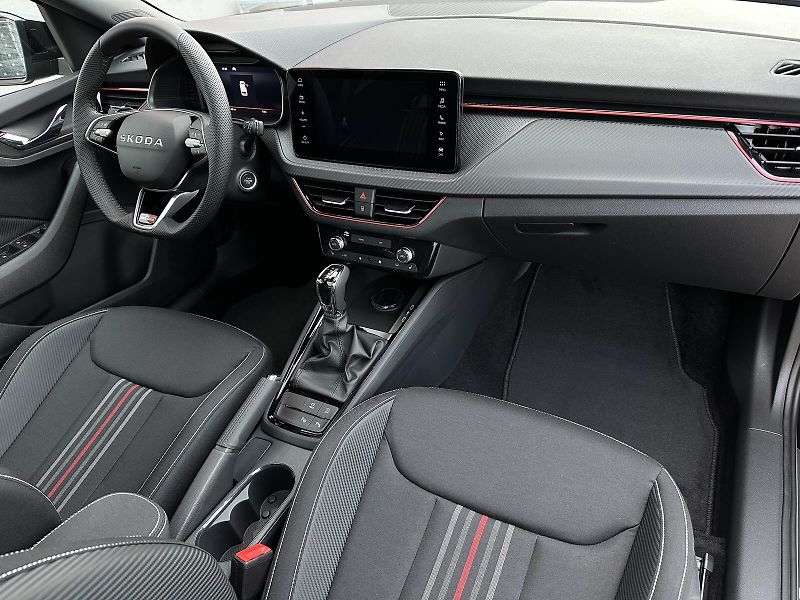 Škoda Kamiq 1.5TSi DSG Monte Carlo 150PS M - fotka 43 z 46